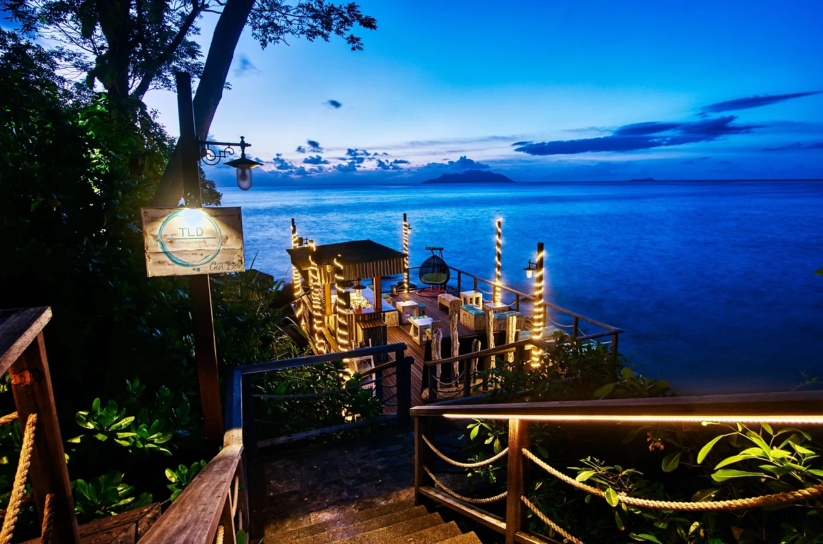 Bar The Lower Deck, Hilton Seychelles Northolme Resort & Spa