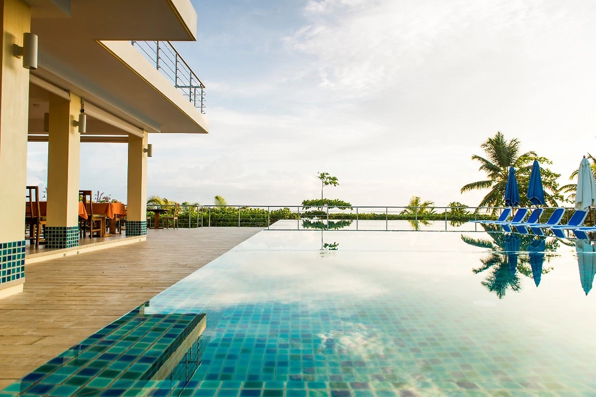Piscine de l'hôtel, Acajou Beach Resort