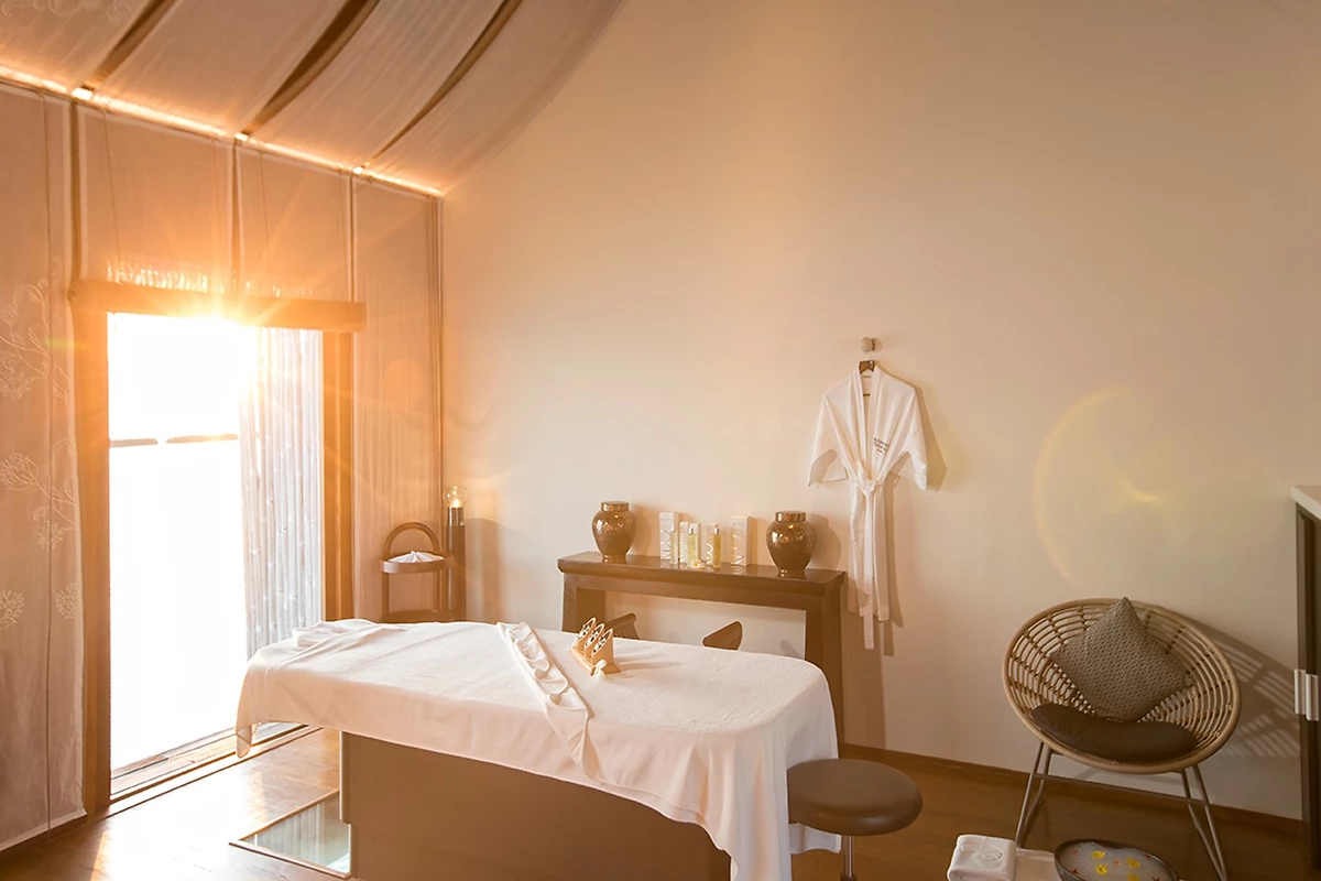 Salle de soins, Spa de l'hôtel, Constance Moofushi, Atoll d'Ari, Maldives