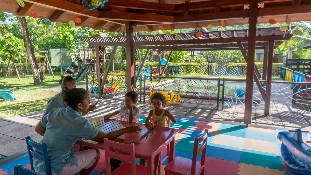 Activités manuelles, Constance Kids Club, Constance Ephelia Seychelles, Seychelles
