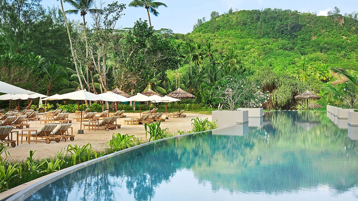 Piscine princiaple, Kempinski Seychelles Resort Baie Lazare, Seychelles