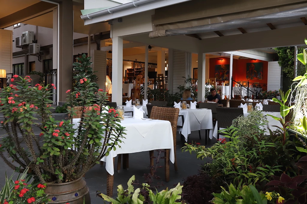 Terrasse, Le Repaire Italian Restaurant - Pizzeria, Le Repaire, Seychelles