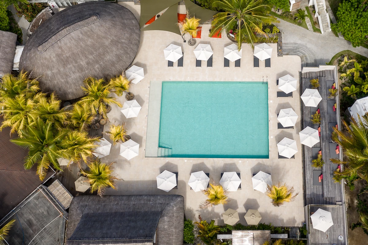 Vue aérienne de la piscine du Social House (Bar), Sunrise Attitude, Île Maurice