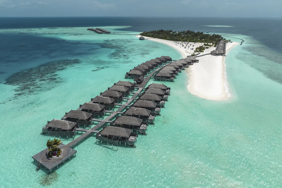 Vue aérienne de l'hôtel, Constance Moofushi, Atoll d'Ari, Maldives