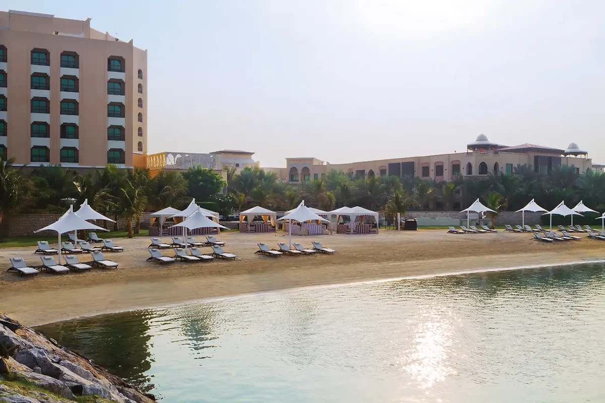 Plage de l'hôtel, Traders Hotel, Qaryat Al Beri