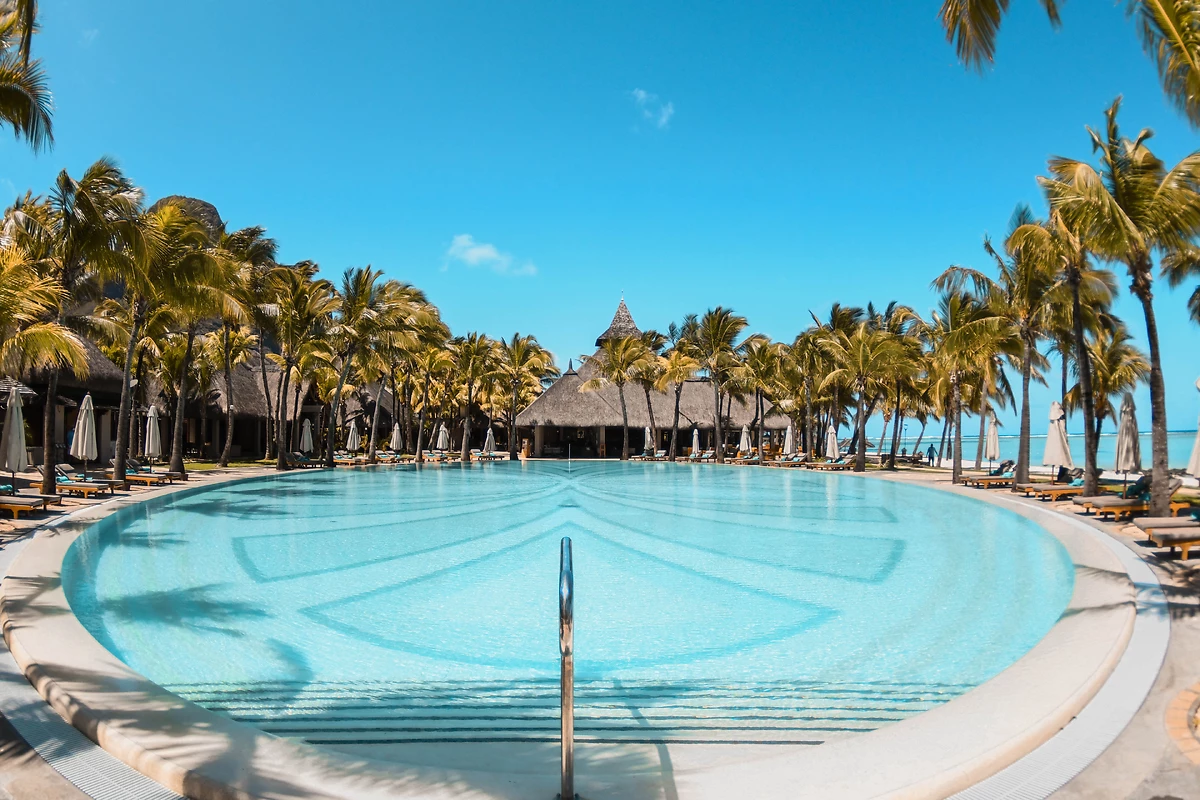 Piscine de l'hôtel, hôtel Paradis Beachcomber Golf Resort & Spa