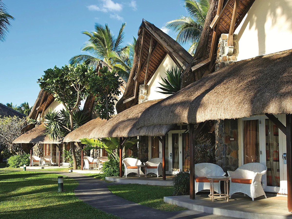 Vue extérieure de l'hôtel, La Pirogue