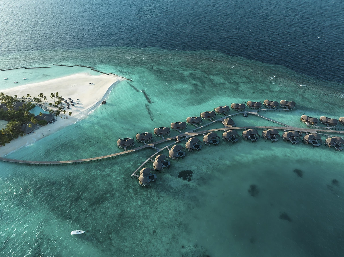 Vue aérienne de l'hôtel, Constance Halaveli, Atoll d'Ari, Maldives