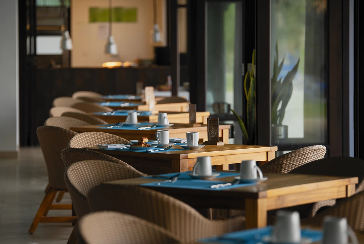 Tables, La Gigolette Restaurant, Hotel L'Archipel, Seychelles