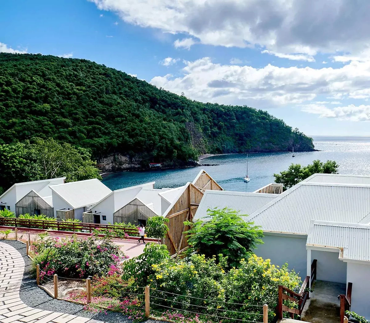 Vue extérieure de l'hôtel, Les Galets Rouges