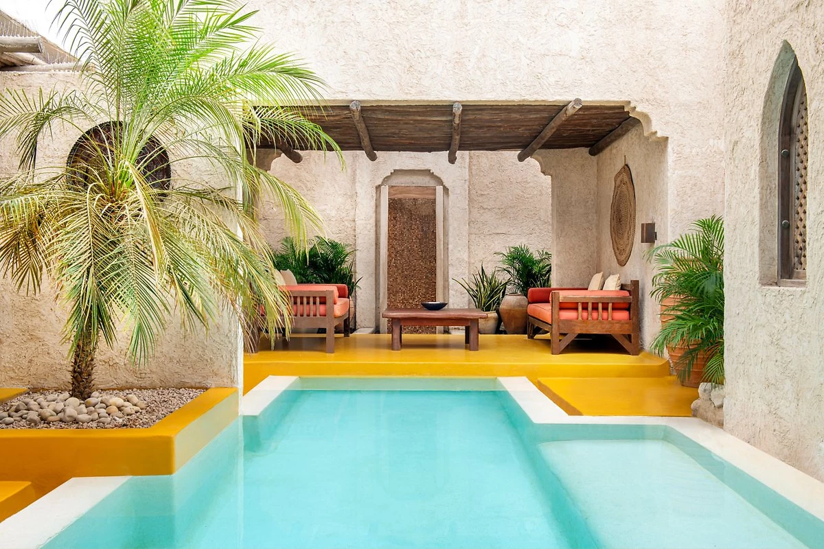 Piscine du Spa, Sharq Village & Spa, A Ritz-Carlton Hotel, Qatar