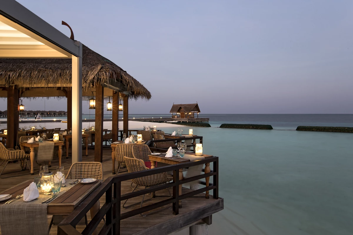 Manta Restaurant, Constance Moofushi, Atoll d'Ari, Maldives