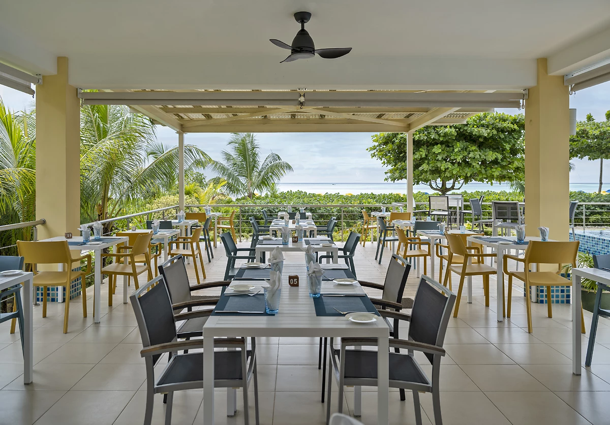 Starfish Pool Bar, Acajou Beach Resort