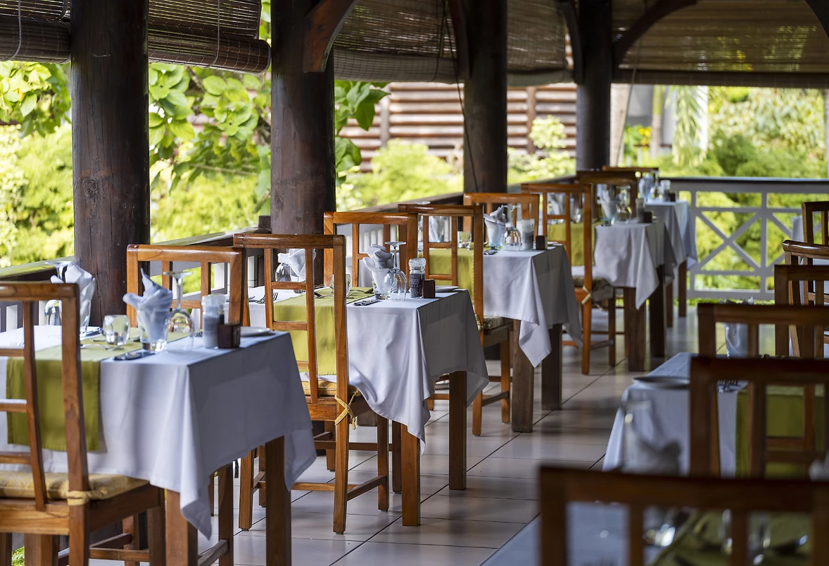 Les Boucaniers, Restaurant, Acajou Beach Resort