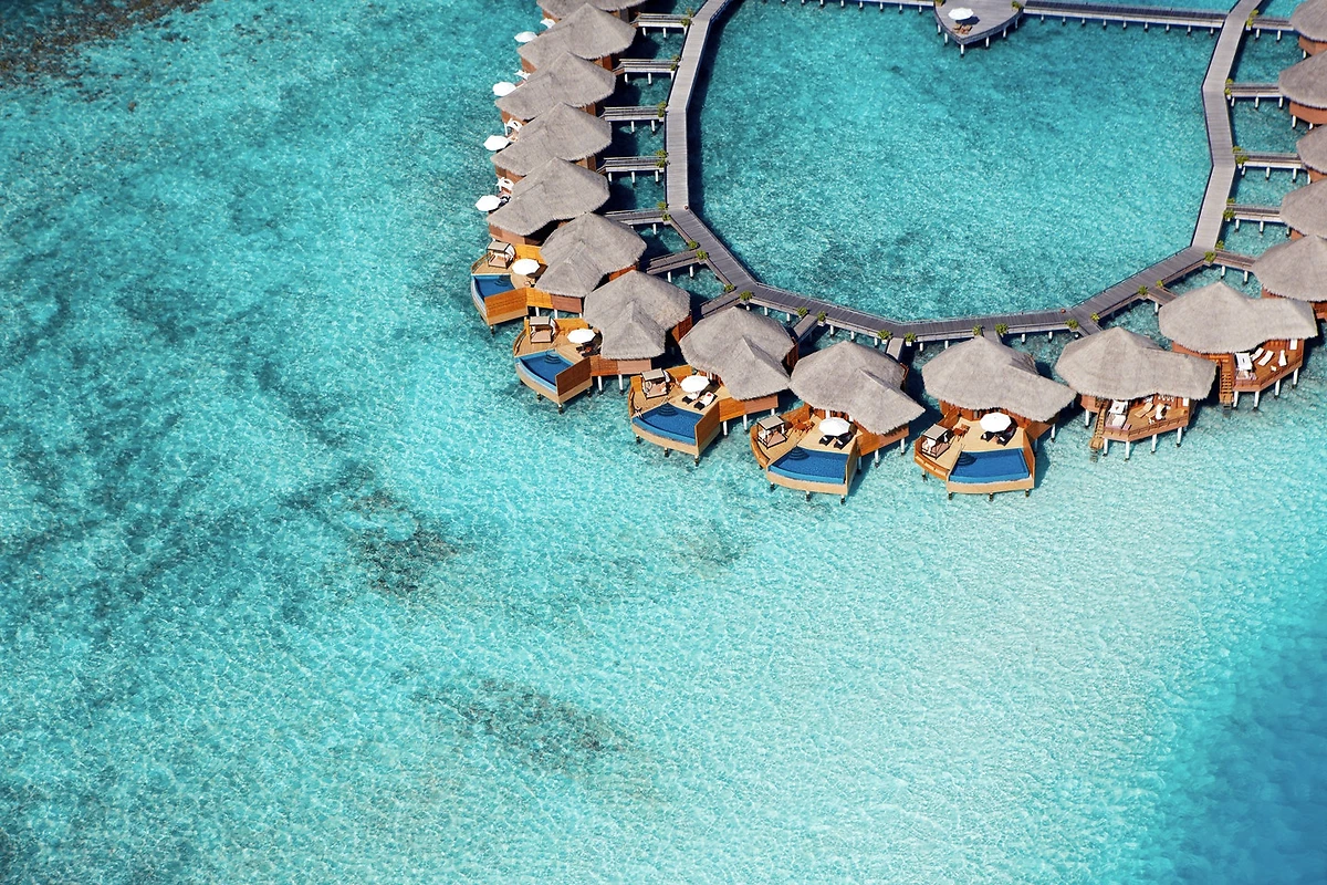 Vue sur les villas sur pilotis, Baros Maldives, Atoll de Malé, Maldives