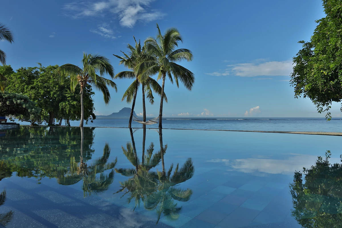 Piscine de l'hôtel, hôtel Maradiva Villas Resort & Spa