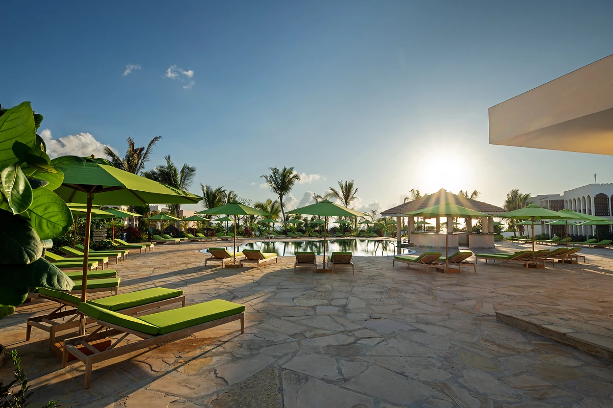 Bar avec piscine, hôtel The Mora, Zanziba