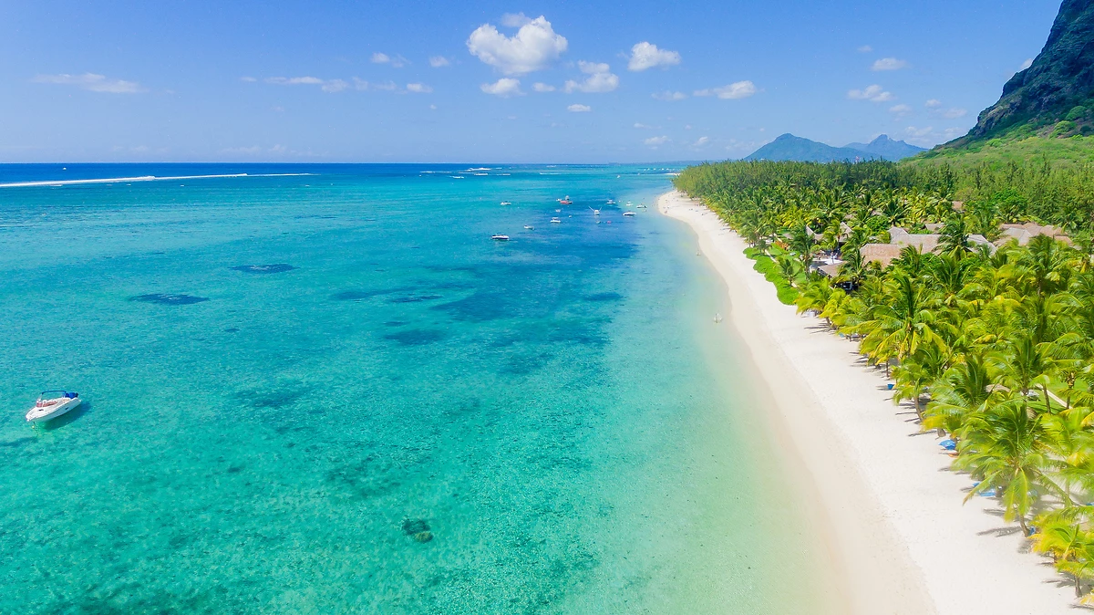 Vue aérienne de la plage, LUX* Le Morne, Île Maurice
