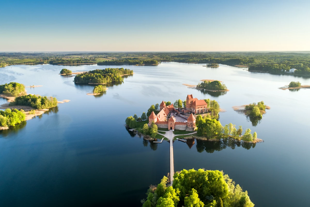 Château médiéval de Trakai sur le lac de Galves, Lituanie