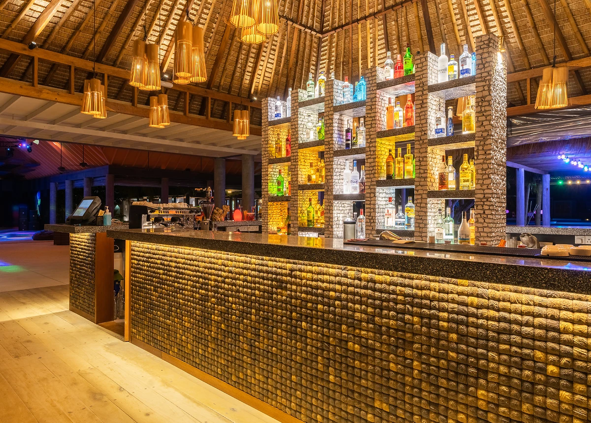 Udhares Bar, Furaveri Maldives, Maldives