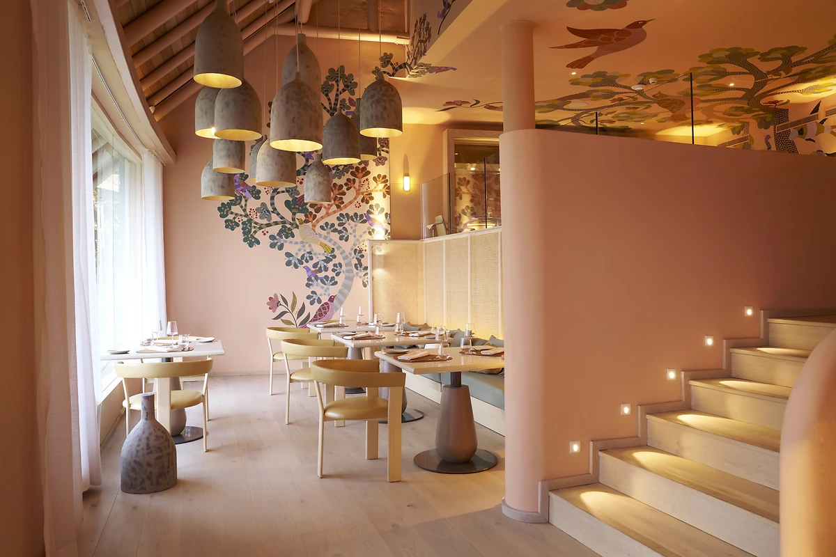 Salle de restauration avec vue sur les cuisines, Amari by Vineet, Restaurant, LUX* Belle Mare, Île Maurice