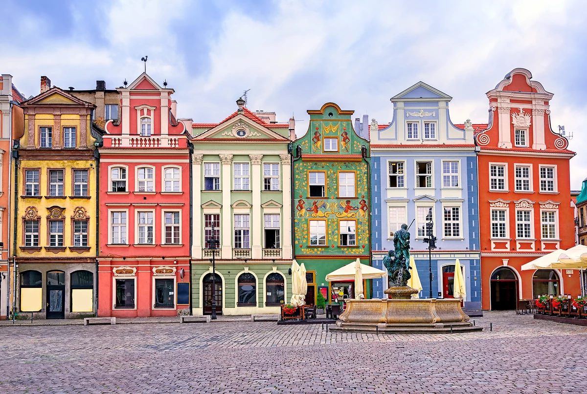 Place du marché central à Poznan, Pologne