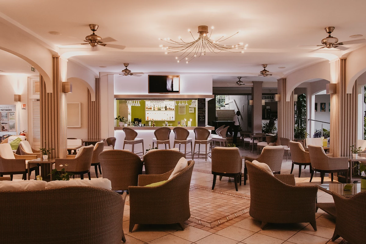 Bar le Tropical Café, La Pagerie Tropical Garden Hotel