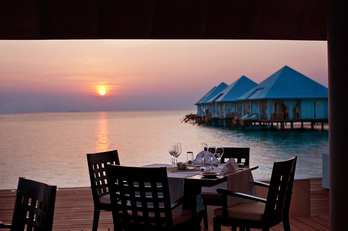 Restaurant, Diamonds Athuruga, Atoll d'Ari, Maldives