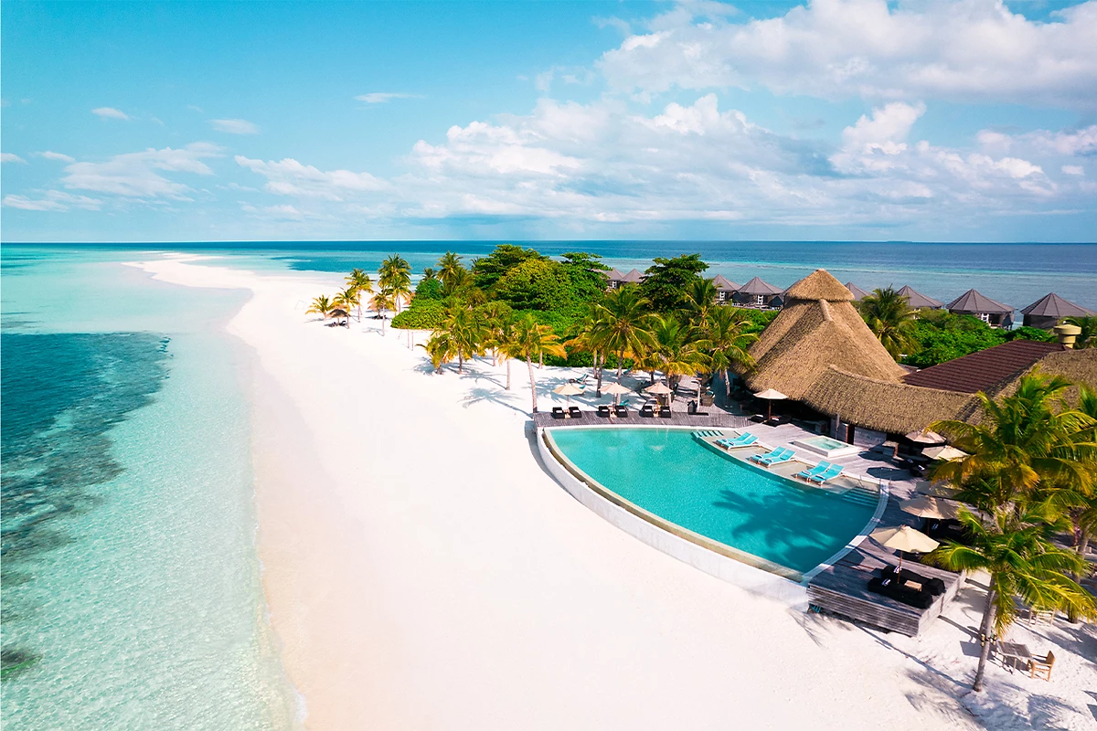 Vue aérienne de la piscine, Kuredu Island Resort & Spa, Maldives