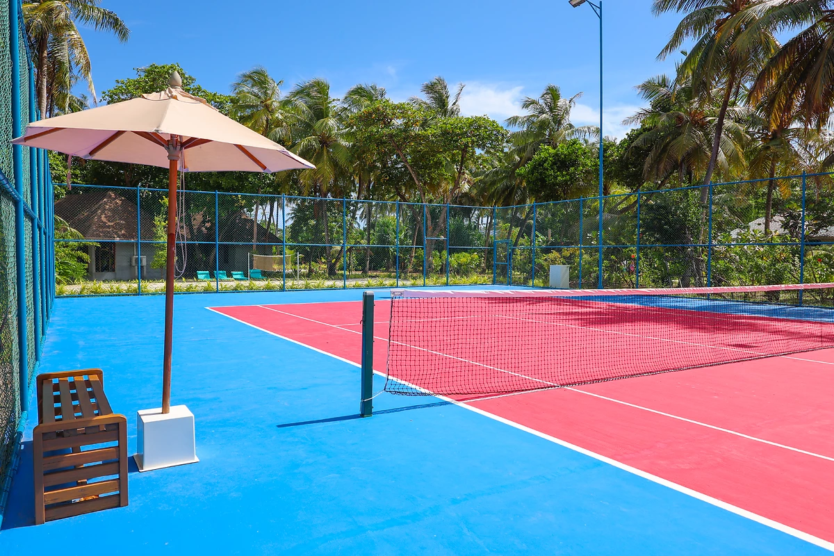 Terrain de tennis, Furaveri Maldives, Atoll de Raa, Maldives