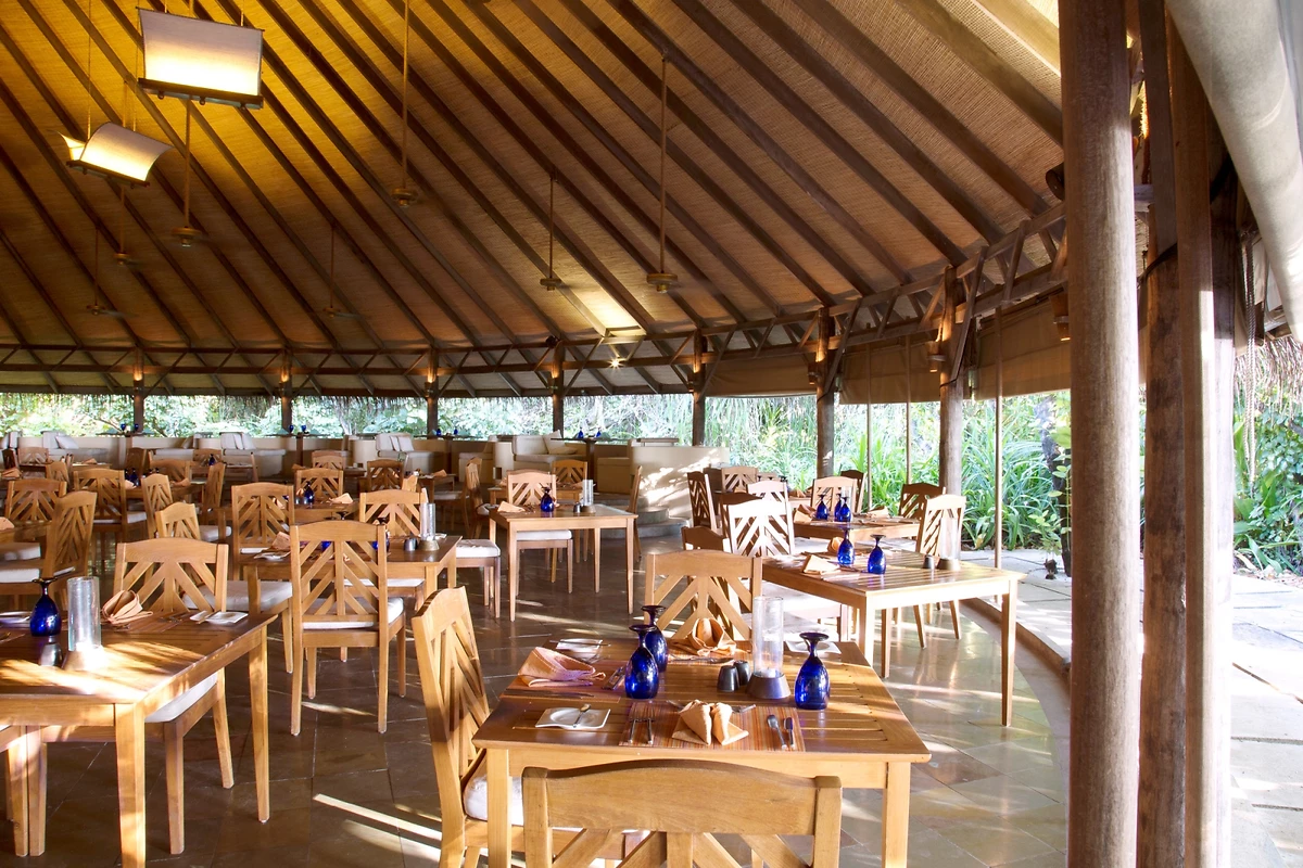 Cowrie Restaurant, Coco Palm Dhuni Kolhu, Atoll de Baa, Maldives