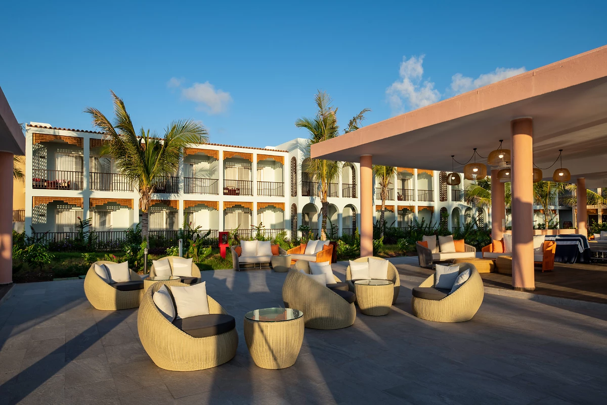 Eclipse Pool Bar, The Mora Zanzibar, Tanzanie
