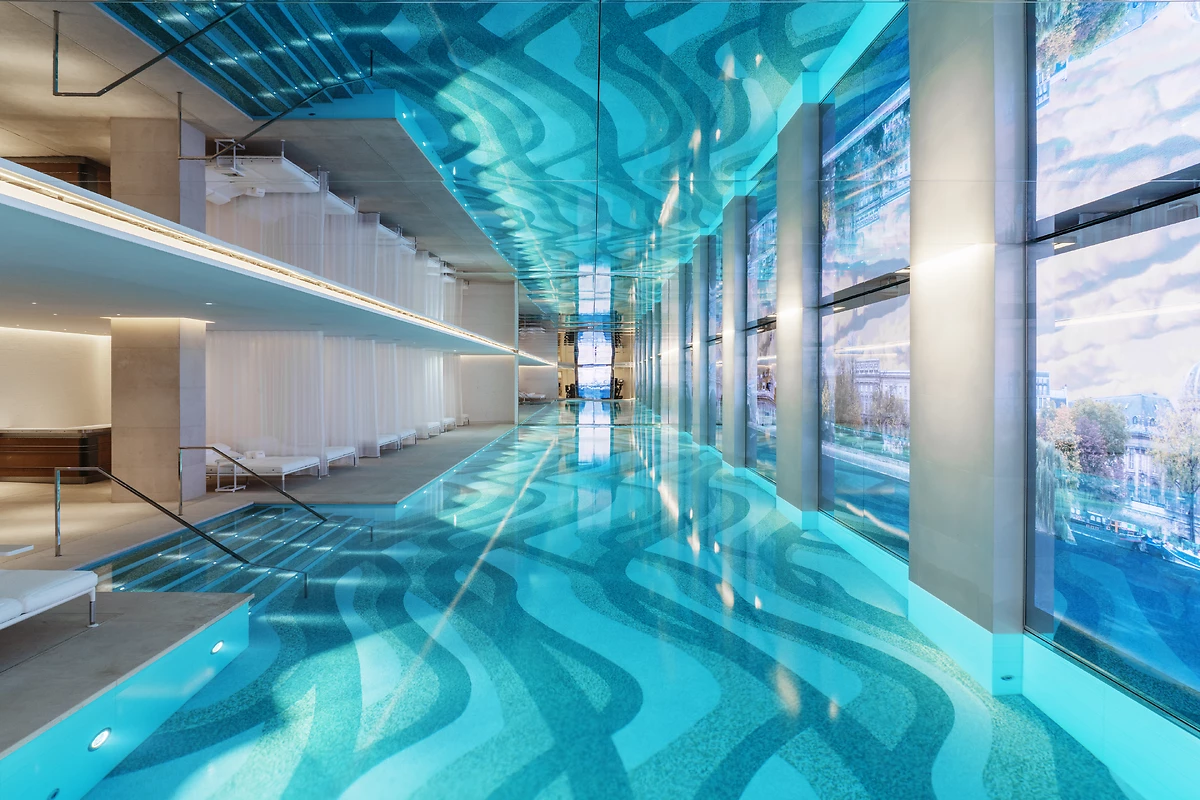 Piscine, Hôtel Cheval Blanc Paris, France
