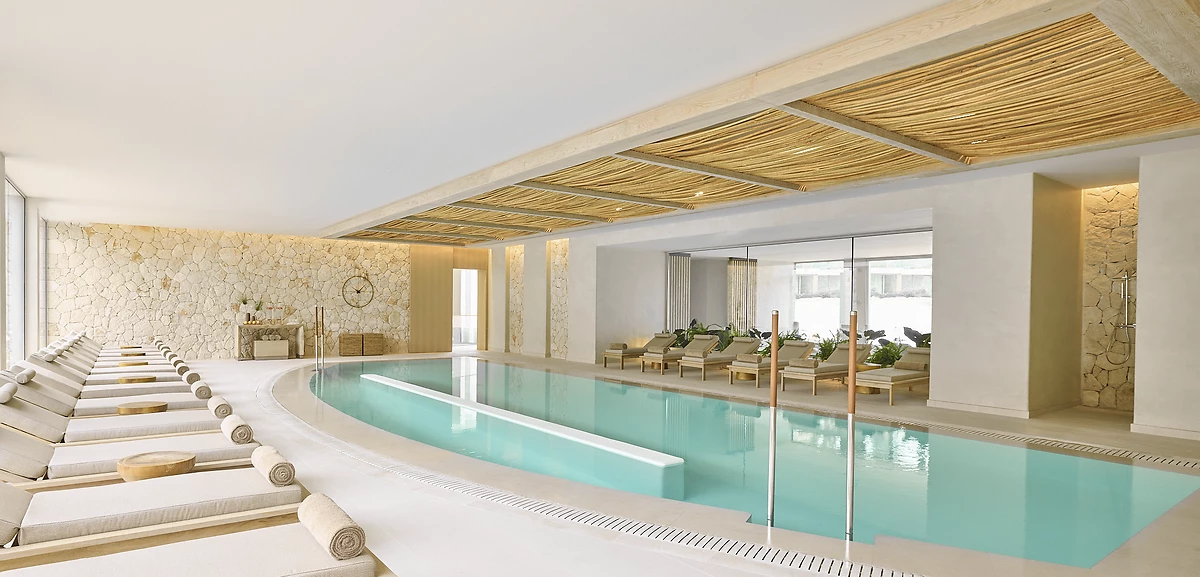 Piscine intérieure, spa de l'hôtel, hôtel Ikos Porto Petro