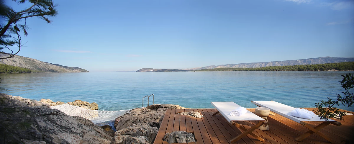 Ponton sur la plage de l'hôtel, Maslina Resort