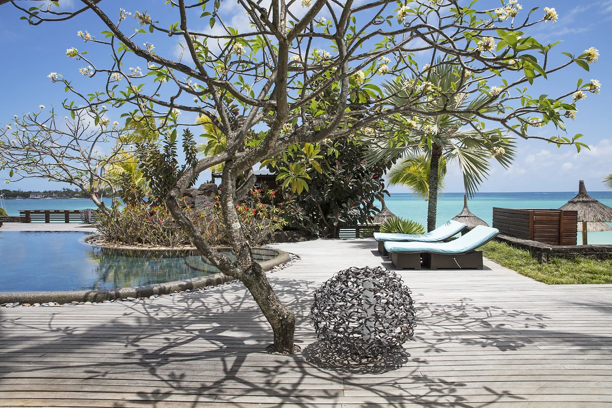 Terrasse et piscine de l'hôtel, Royal Palm Beachcomber Luxury