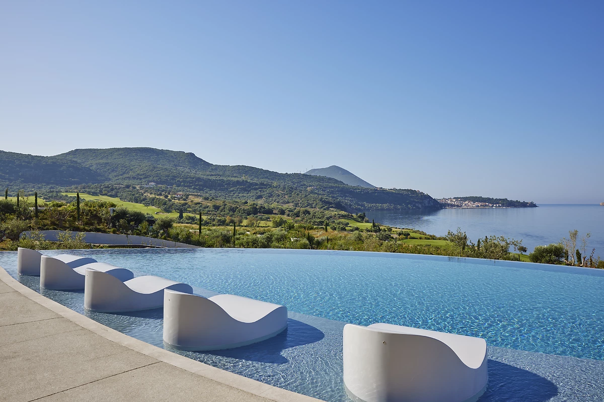 Piscine Tranquility, Mandarin Oriental Costa Navarino