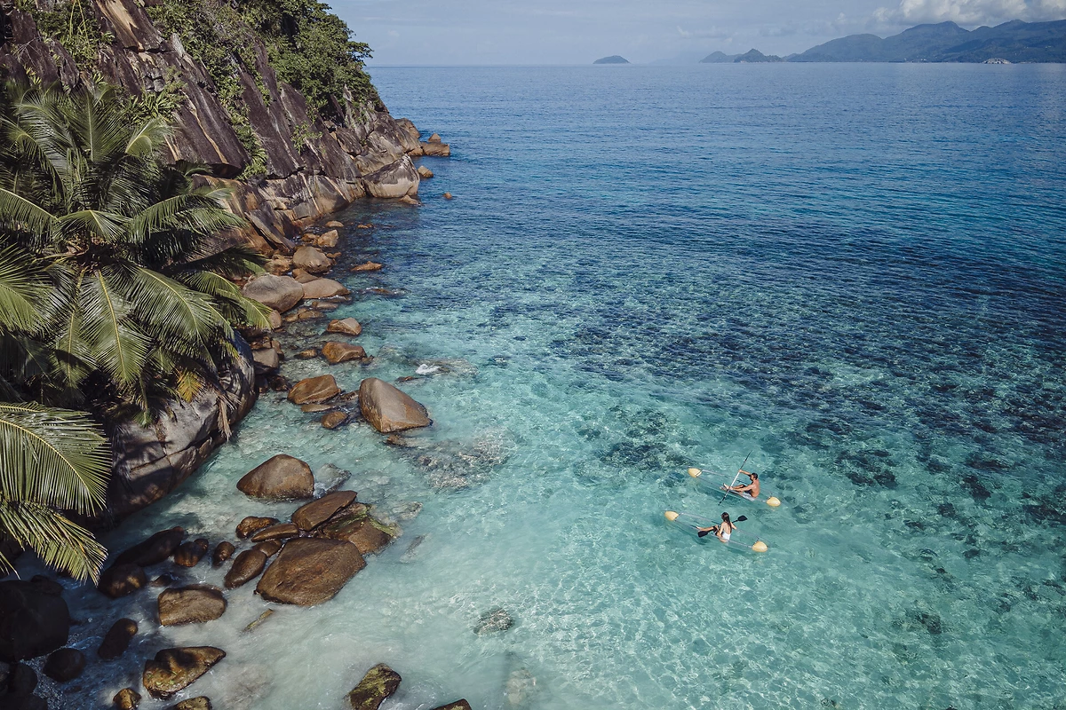 Kayak à fond de verre, Four Seasons Resort Seychelles at Desroches Island, Seychelles