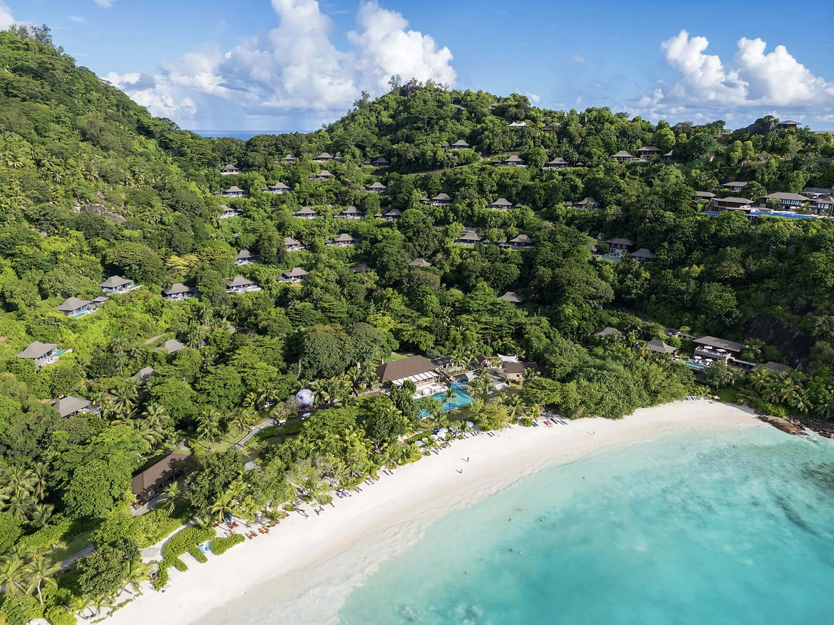 Vue aérienne sur la plage, Four Seasons Resort Seychelles at Desroches Island, Seychelles