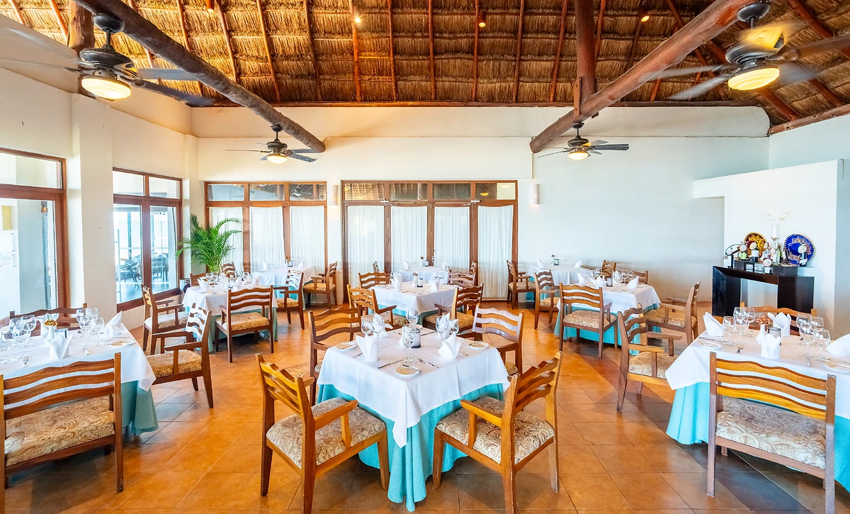 Alux Restaurant, Akumal Bay Beach & Spa Resort